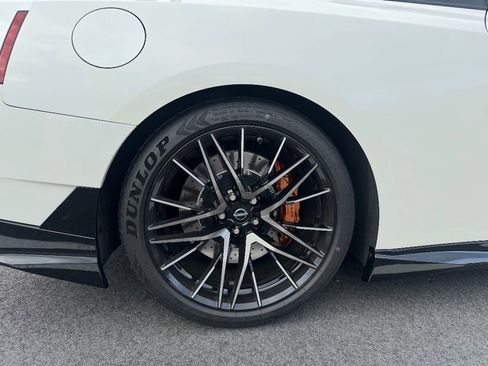 Used 2024 Nissan GT-R Premium w/ Premium Interior Package image 10