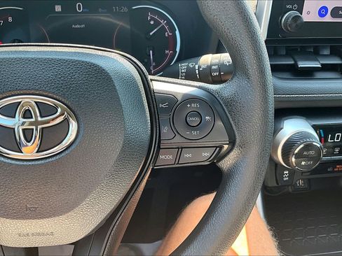Used 2024 Toyota RAV4 XLE FWD image 23