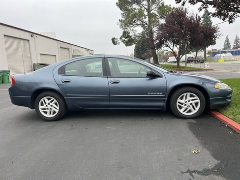 Used 2000 Dodge Intrepid image 15