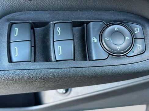 Used 2019 Chevrolet Equinox LT AWD/4WD image 18