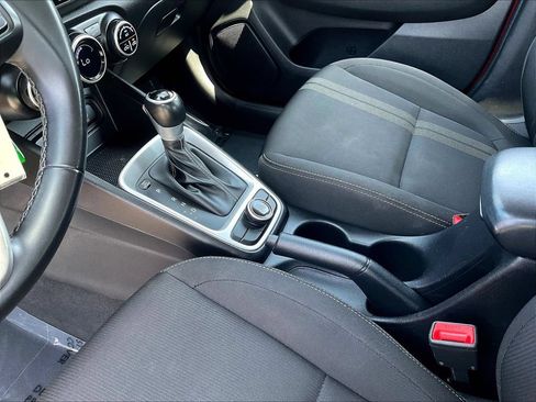 Certified 2023 Hyundai Venue SEL FWD image 19
