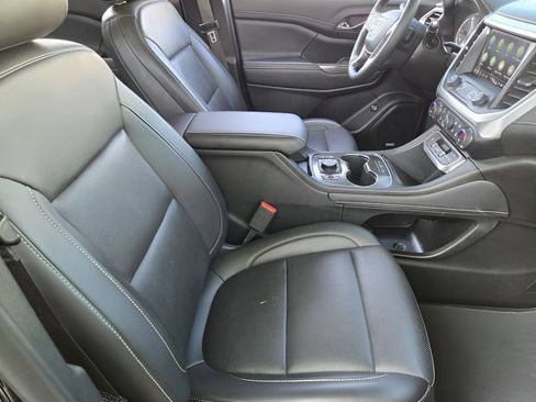 Used 2023 GMC Acadia SLT w/ Preferred Package FWD image 10