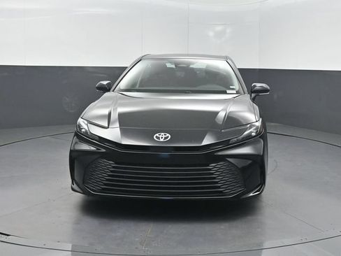 Used 2025 Toyota Camry LE FWD image 33