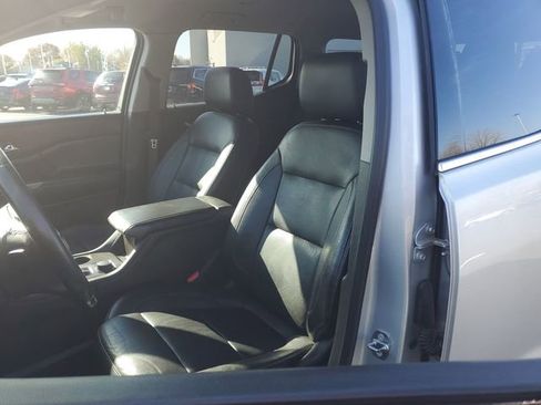 Used 2018 GMC Acadia SLT image 19