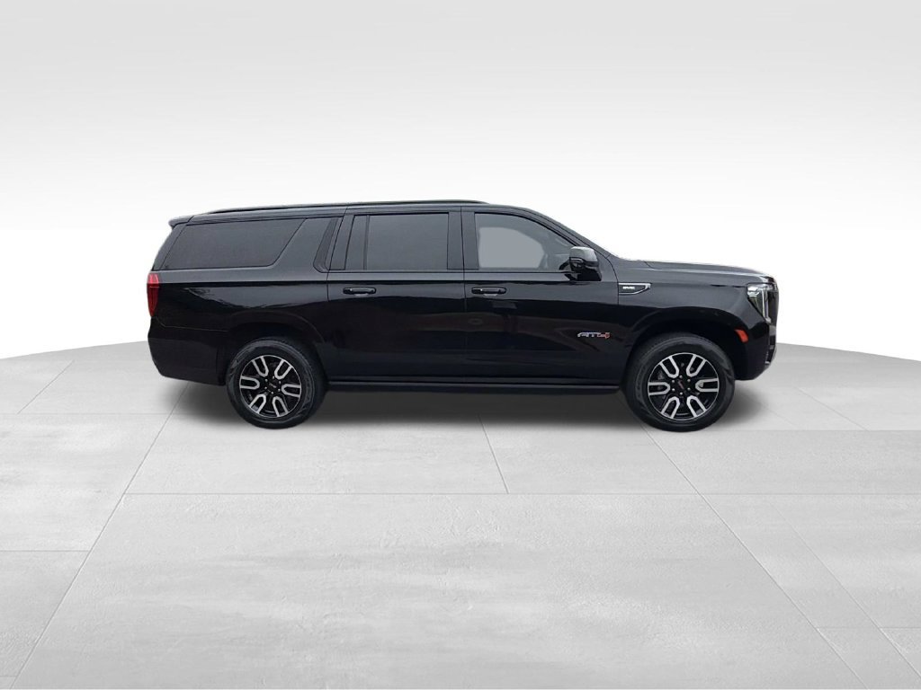 Used 2024 GMC Yukon XL AT4 w/ AT4 Premium Plus Package AWD/4WD image 2