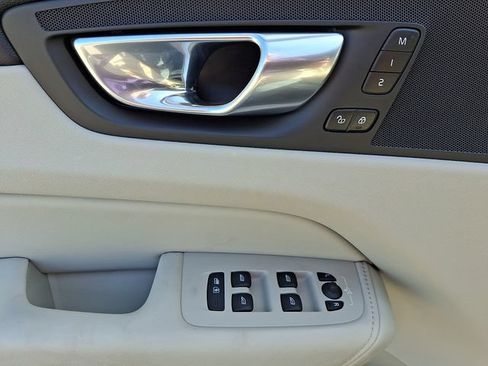 Certified 2023 Volvo XC60 B5 Plus w/ Climate Package AWD/4WD image 13