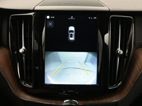 Used 2023 Volvo XC60 B5 Ultimate w/ Climate Package FWD image 22
