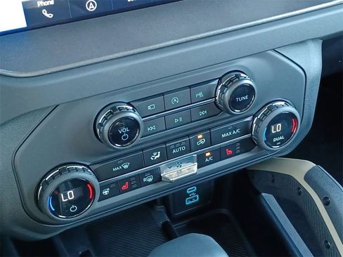 New 2025 Ford Bronco Badlands image 13