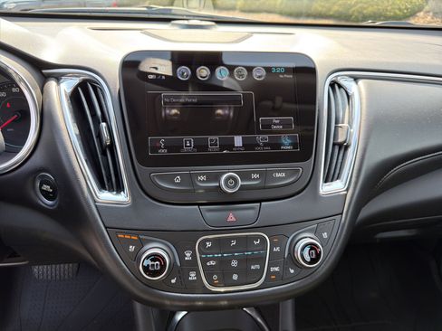 Used 2018 Chevrolet Malibu Premier image 27