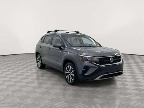 Used 2022 Volkswagen Taos SE image 13