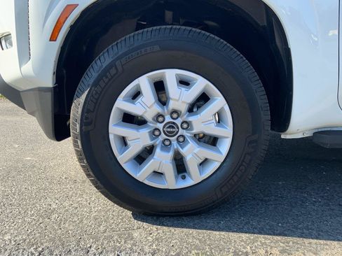 Used 2022 Nissan Frontier SV AWD/4WD image 29
