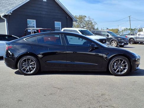 Used 2021 Tesla Model 3 Standard Range Plus image 8