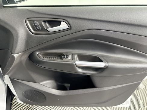 Used 2019 Ford Escape SE FWD image 26