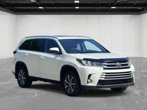 Used 2019 Toyota Highlander XLE AWD/4WD image 7