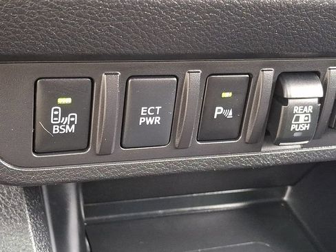 Used 2023 Toyota Tacoma TRD Off-Road w/ TRD Premium Off Road Package AWD/4WD image 25