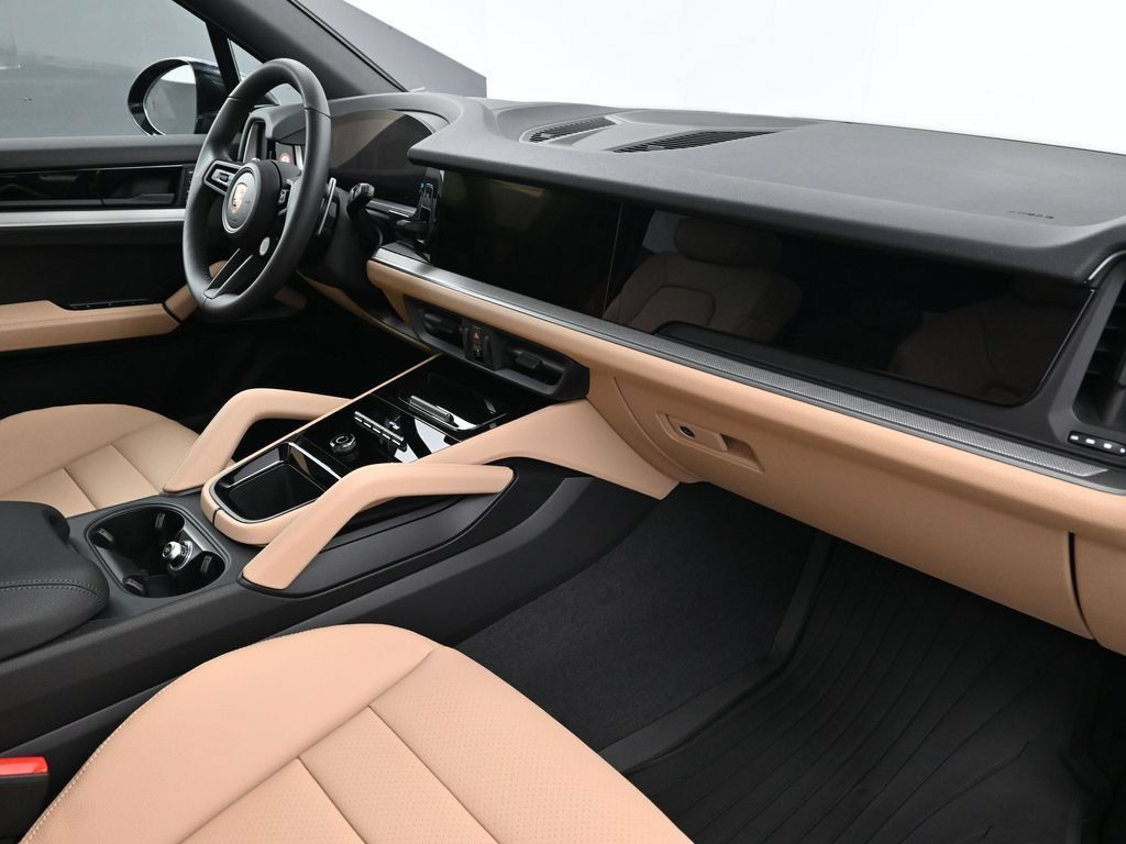Certified 2026 Porsche Cayenne AWD/4WD image 13