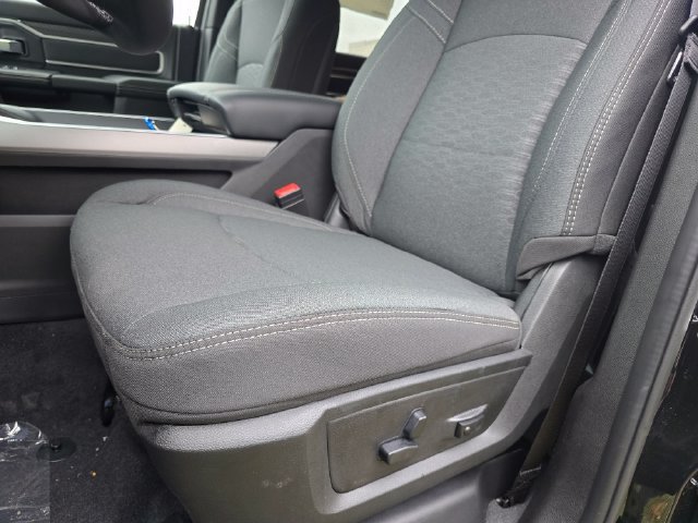 New 2027 RAM 3500 Big Horn AWD/4WD image 5
