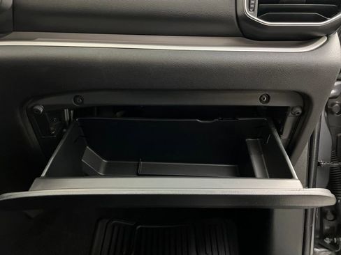 Used 2024 Ford Explorer XLT w/ Equipment Group 202A image 28