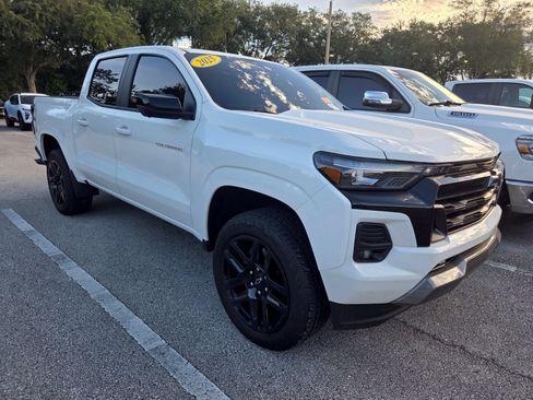 Certified 2025 Chevrolet Colorado Z71 w/ Technology Package AWD/4WD image 2
