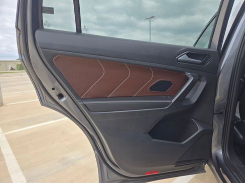 Used 2022 Volkswagen Tiguan SEL R-Line AWD/4WD image 14