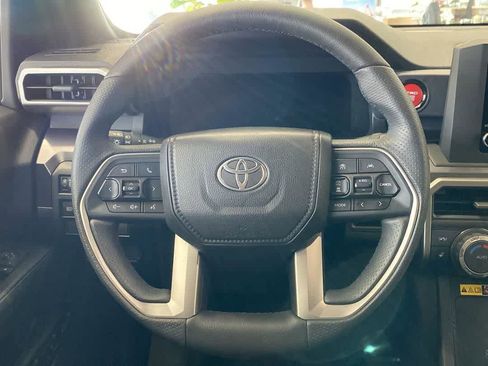 Certified 2025 Toyota 4Runner TRD Off-Road image 16