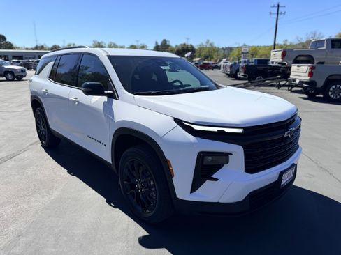 New 2026 Chevrolet Traverse LT w/ Midnight/Sport Edition image 3