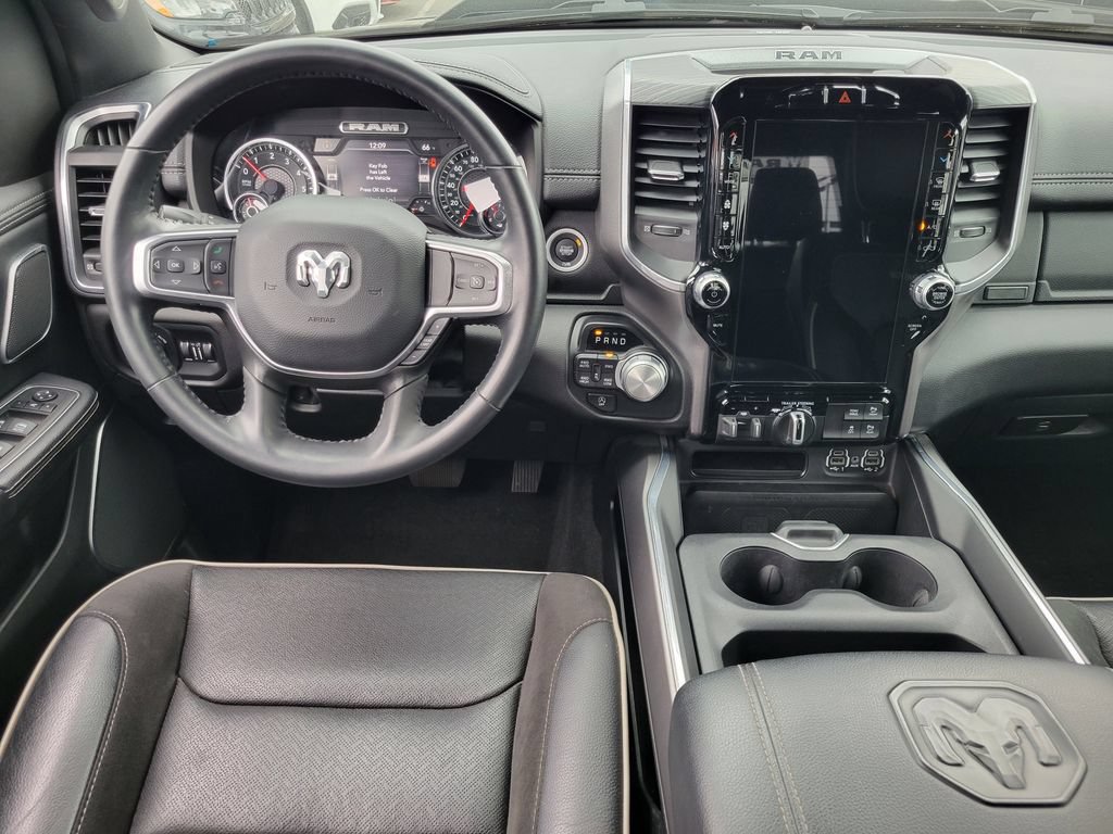 Used 2023 RAM 1500 Laramie AWD/4WD image 4