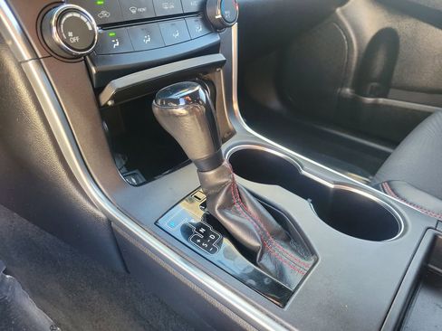 Used 2017 Toyota Camry SE image 29