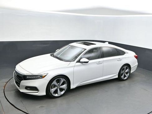 Used 2018 Honda Accord Touring image 31