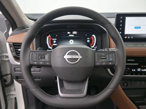 New 2026 Nissan Rogue Platinum w/ Platinum Premium Package image 2