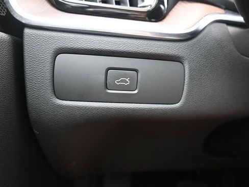 Used 2023 Volvo XC60 B5 Ultimate w/ Protection Package Premier image 29