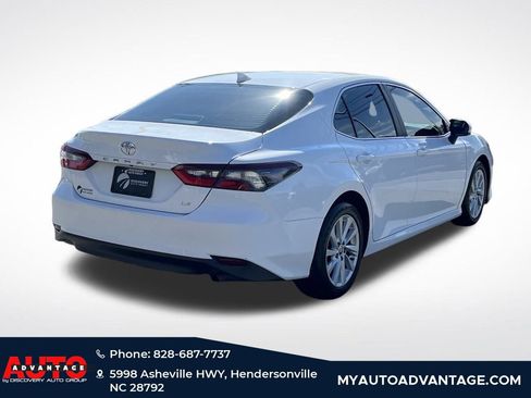 Used 2022 Toyota Camry LE image 4