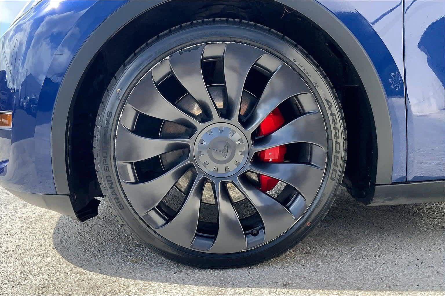 Used 2023 Tesla Model Y Long Range AWD/4WD image 8
