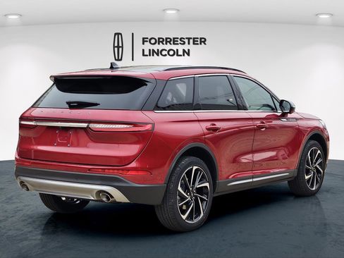 New 2026 Lincoln Corsair Reserve image 3