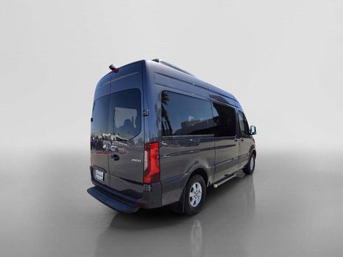 Used 2020 Mercedes-Benz Sprinter 2500 image 5