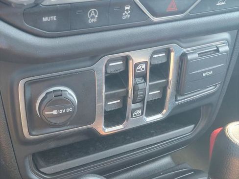 Certified 2024 Jeep Wrangler Sahara image 30