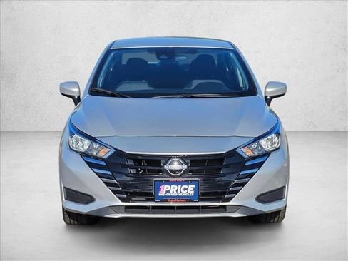 Used 2024 Nissan Versa SV FWD image 2