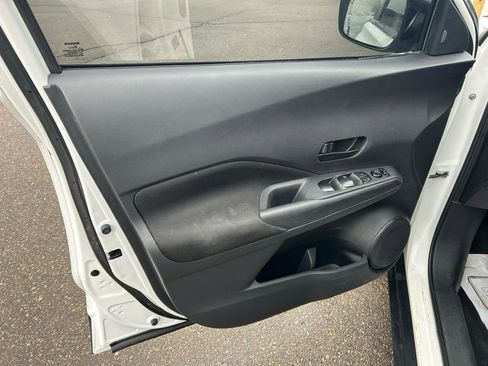 Used 2021 Nissan Kicks S image 13