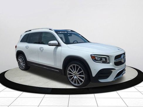 Used 2021 Mercedes-Benz GLB 250 4MATIC image 1