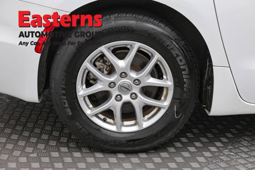 Used 2023 Chrysler Pacifica Touring-L FWD image 32