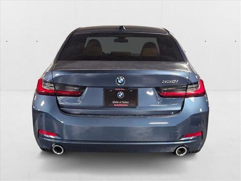 Used 2025 BMW 330i Sedan w/ Premium Package image 8