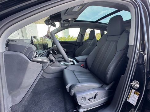 New 2025 Audi Q5 Prestige image 5