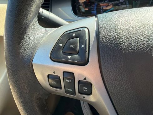Used 2018 Ford Taurus SEL w/ Equipment Group 201A FWD image 28