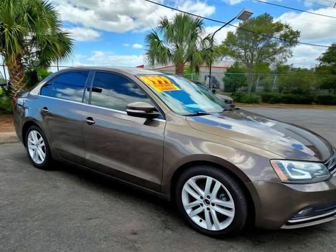 Used 2015 Volkswagen Jetta TDI SEL FWD image 2