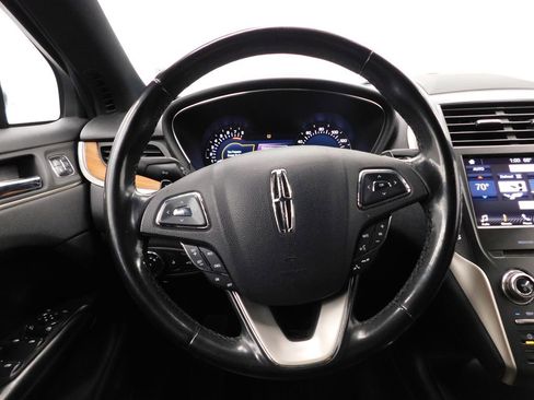 Used 2018 Lincoln MKC Select w/ Select Plus Package image 19