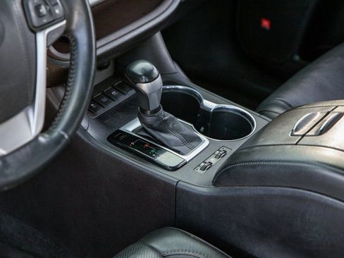 Used 2016 Toyota Highlander Limited w/ Driver Technology Package image 14