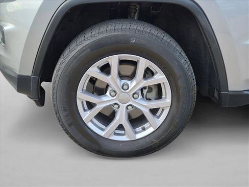 Used 2014 Jeep Grand Cherokee Laredo w/ Quick Order Package 23E AWD/4WD image 9
