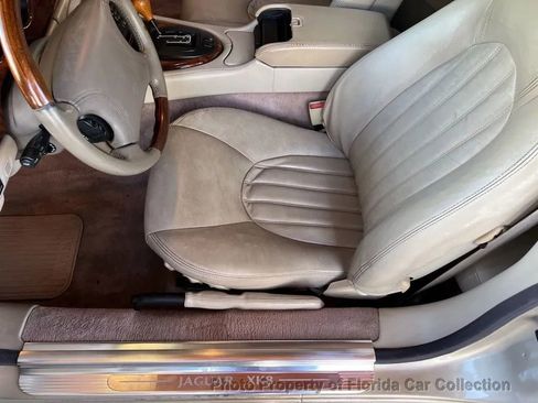 Used 1999 Jaguar XK8 Convertible image 33