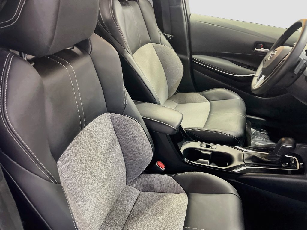 Used 2025 Toyota Corolla XSE FWD image 26