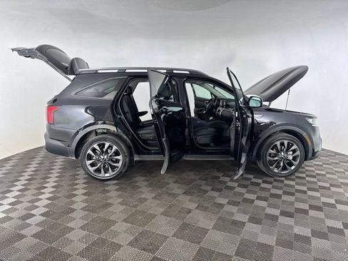 Used 2021 Kia Sorento EX w/ EX AWD X-Line Package image 16